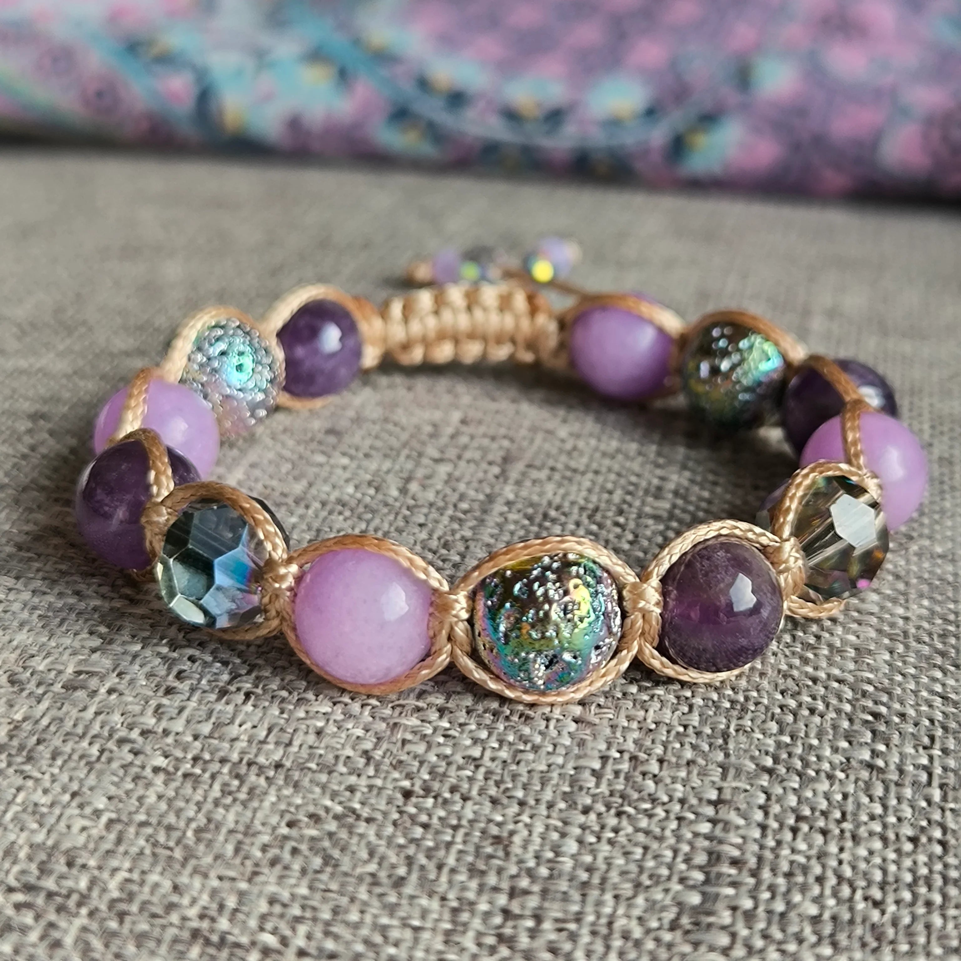 Amethyst Essence - Mineral Bracelet (Amethyst, Lava Stone) - Marole