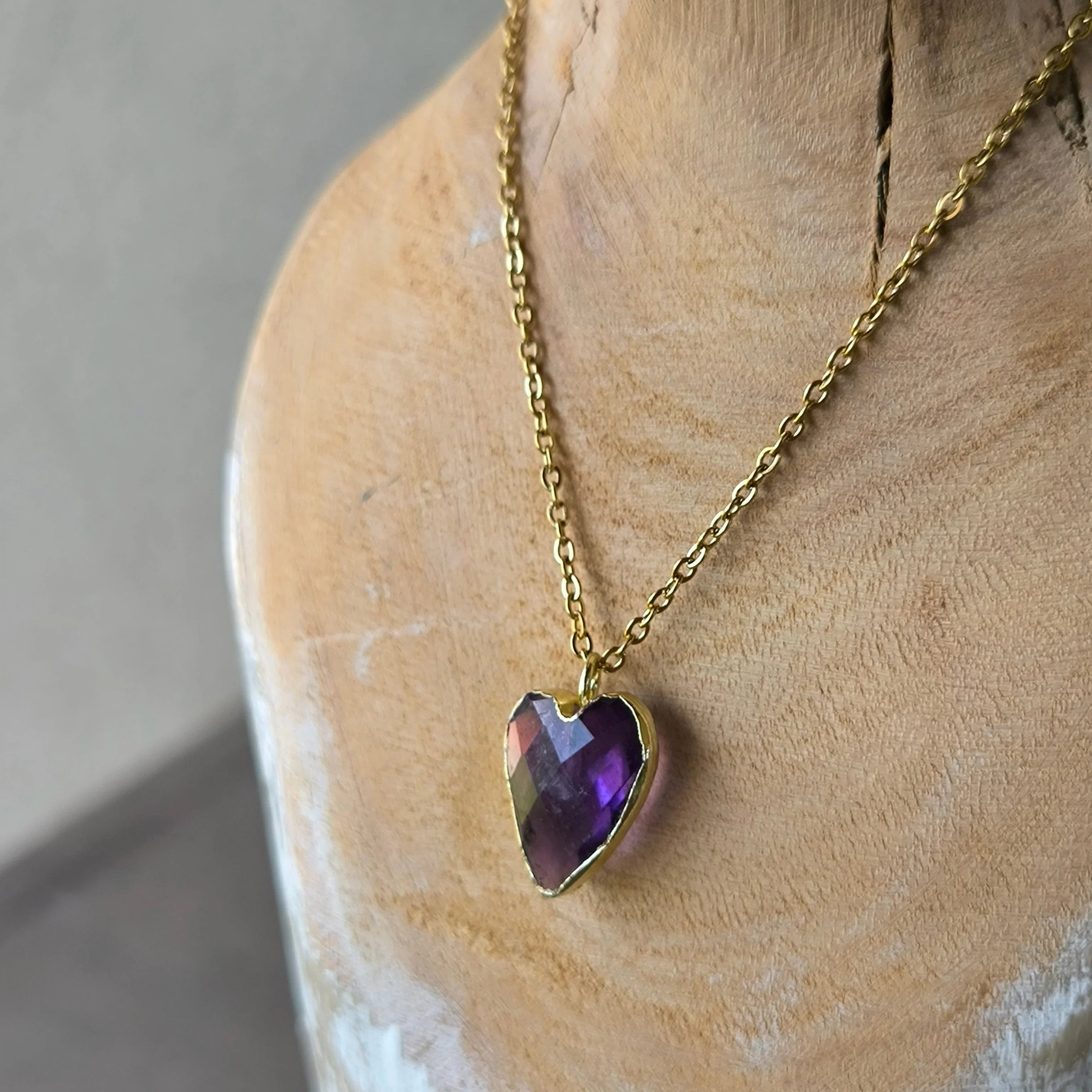 Chain with a pendant made of natural mineral (Amethyst) - Marole