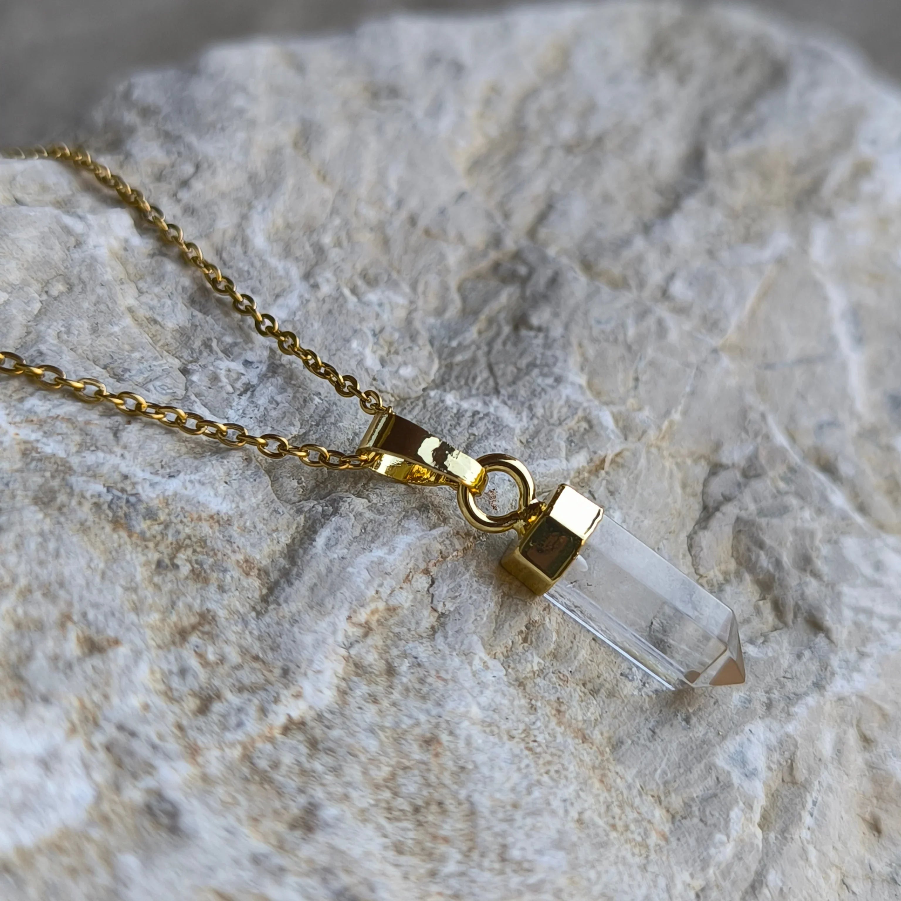 Chain with pendant made of natural mineral (Crystal) - Marole