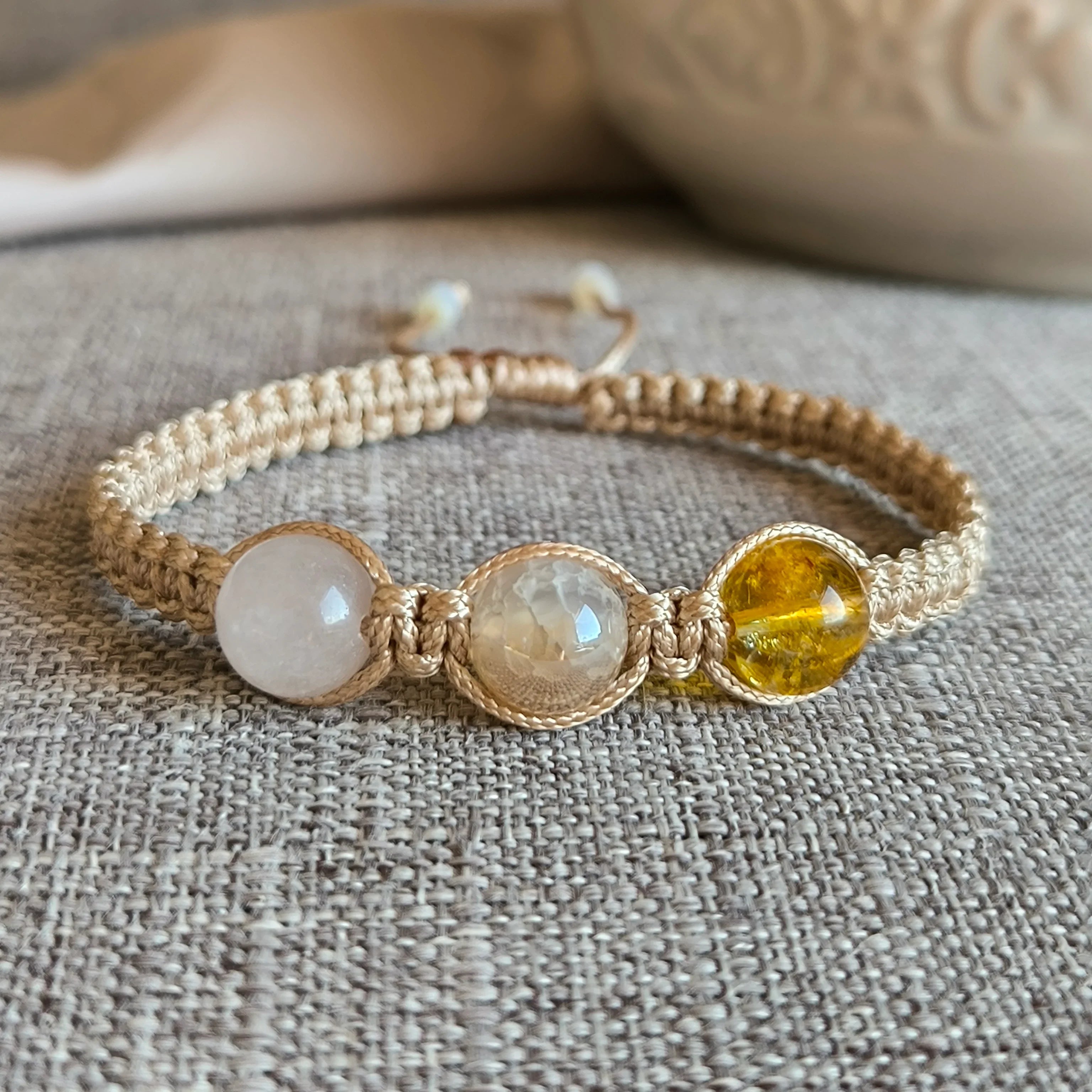 Taurus (Citrine, Agate, Rose Quartz) - Marole