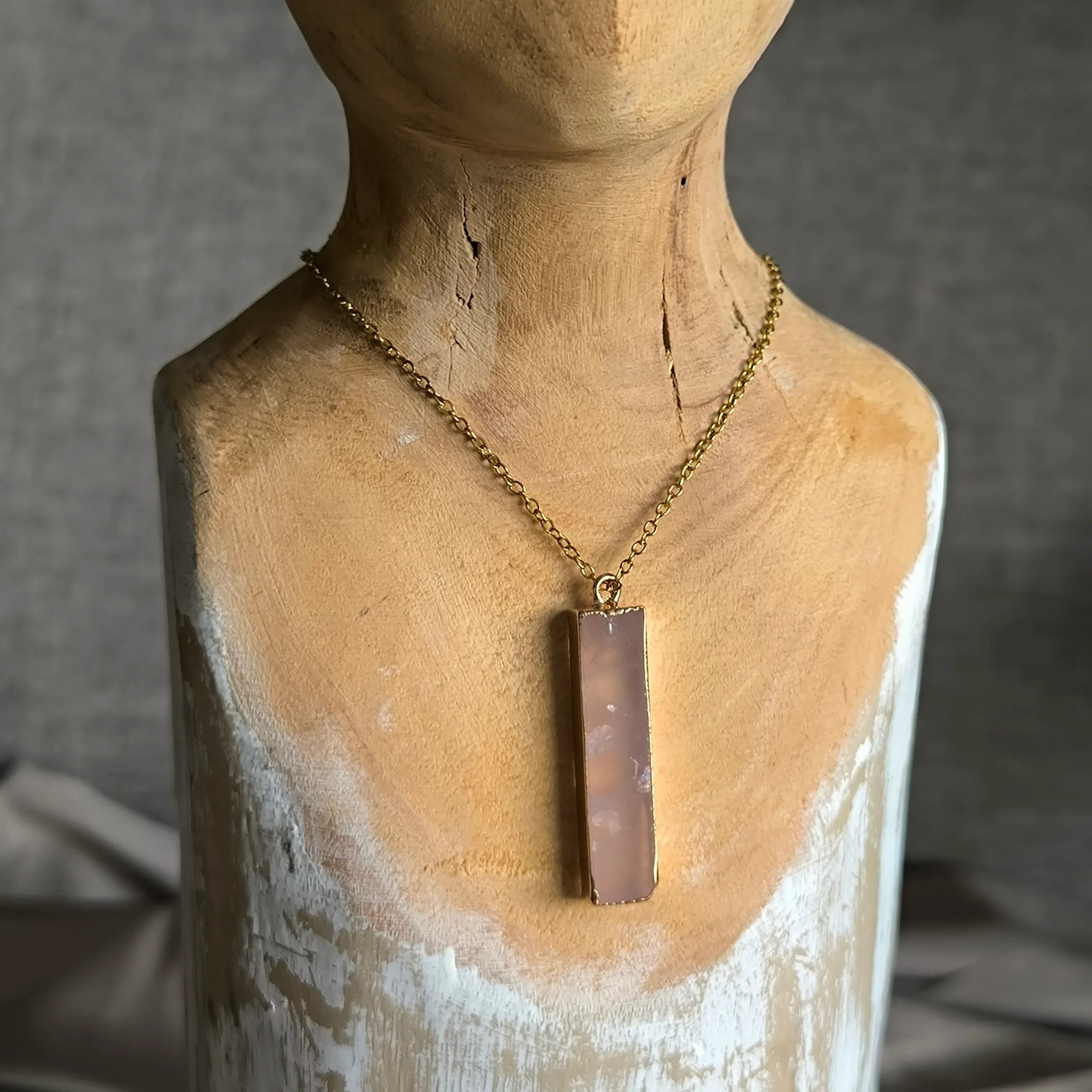Chain with pendant made of natural mineral (Rose quartz) - Marole