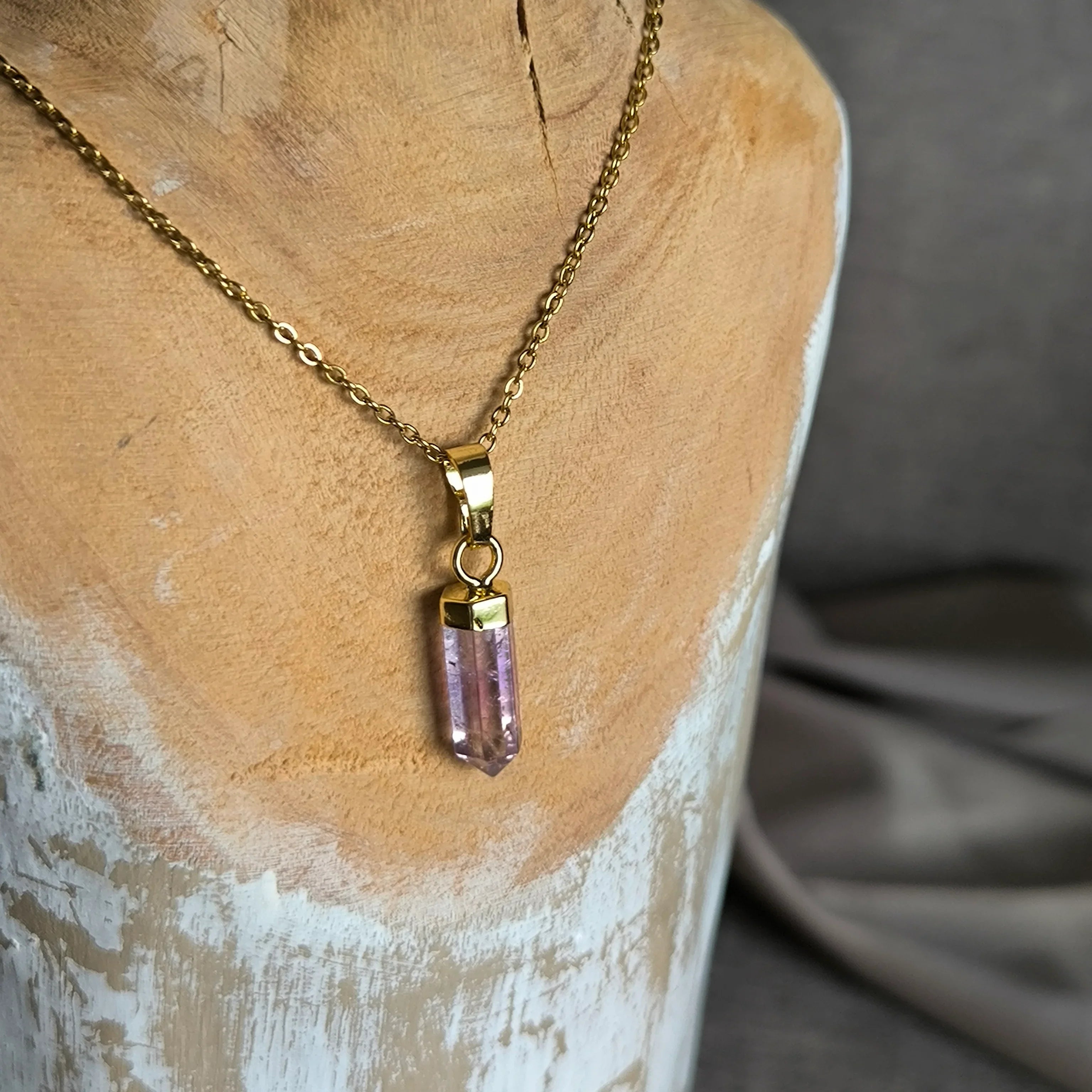 Chain with a pendant made of natural mineral (Amethyst) - Marole