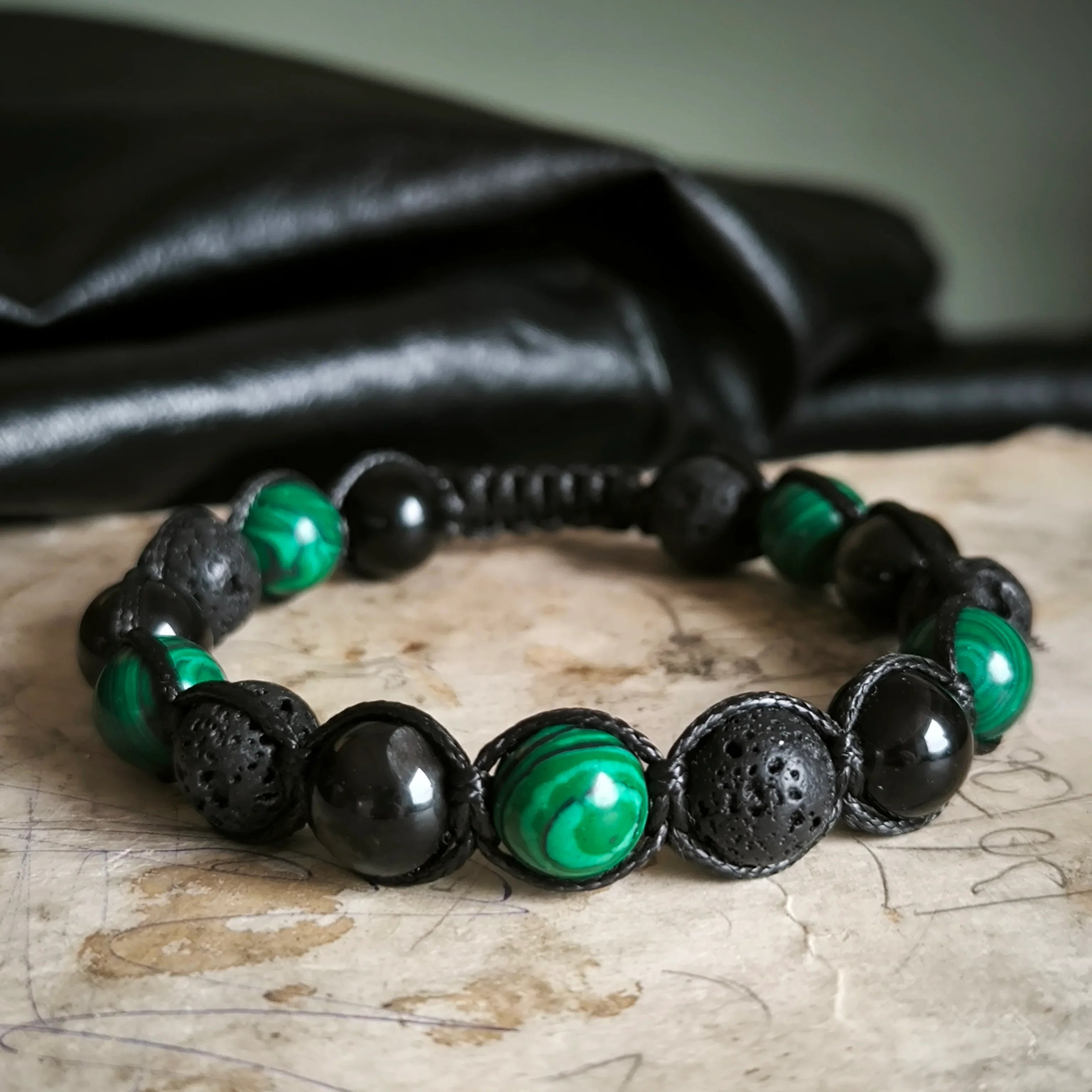 Matrix – Mineralienarmband (Lavastein, Obsidian, Malachit) – Marole