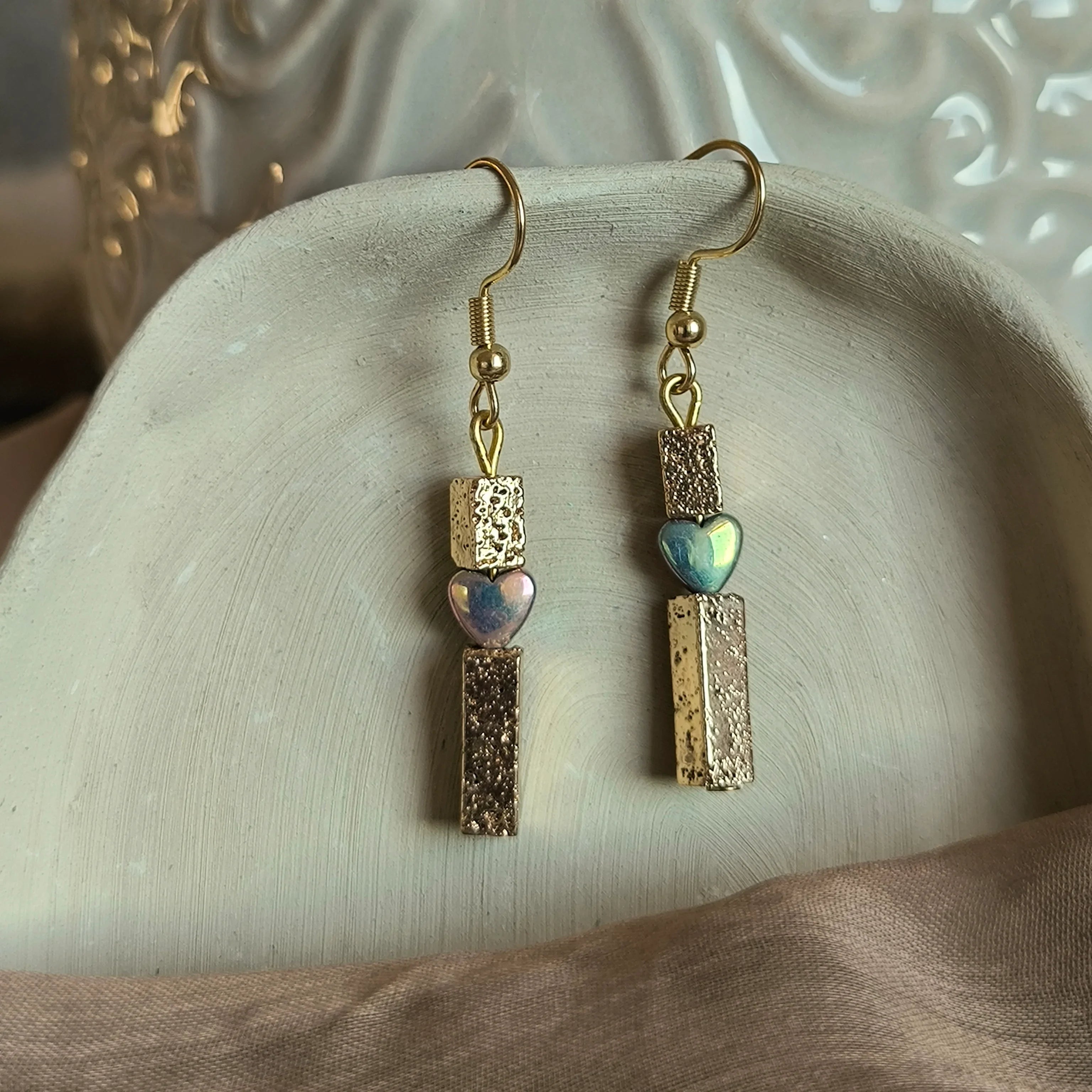 Náušnice z minerálů (Hematit, Lávový Kámen) - Marole