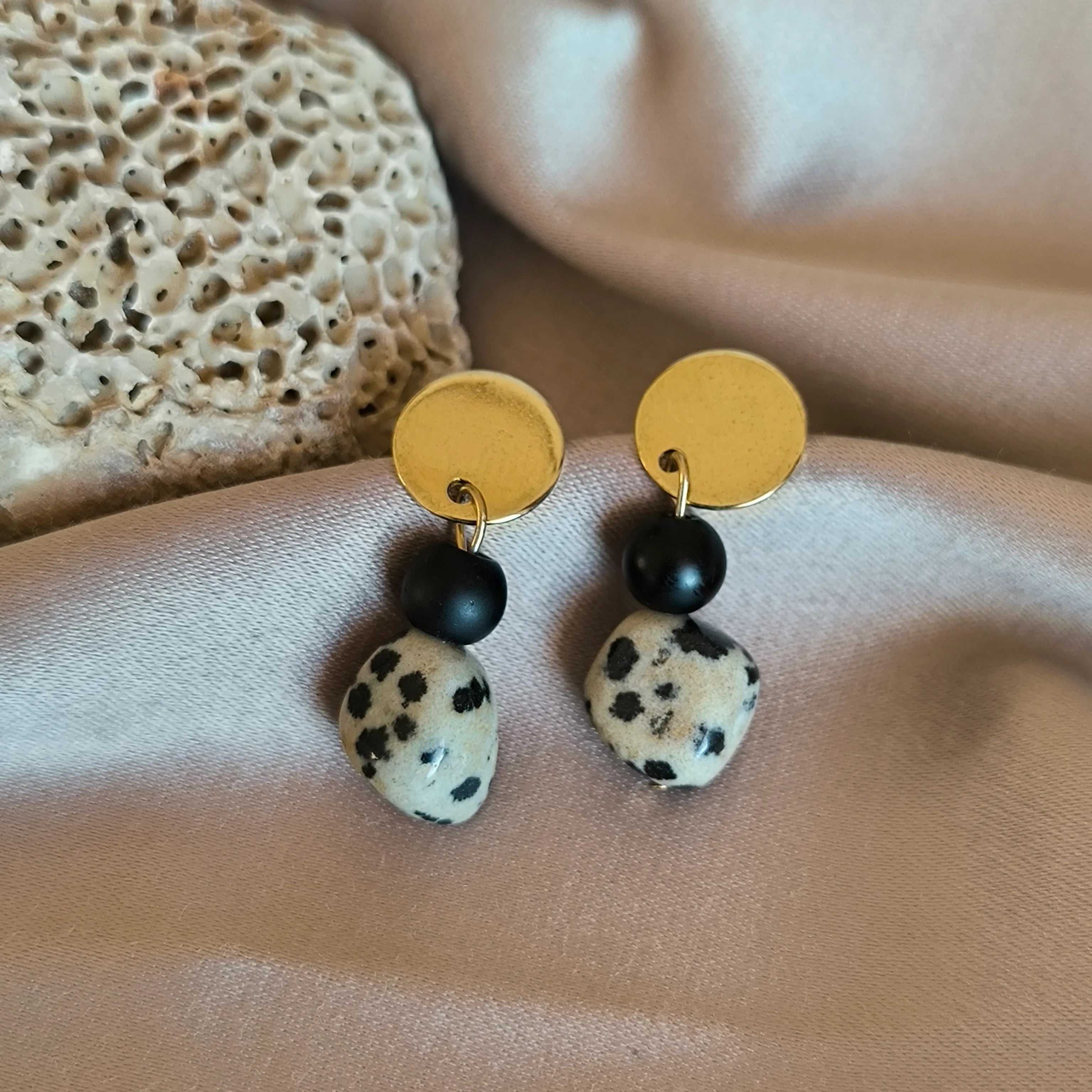 Mineral earrings (Dalmatian Jasper, Onyx) - Marole