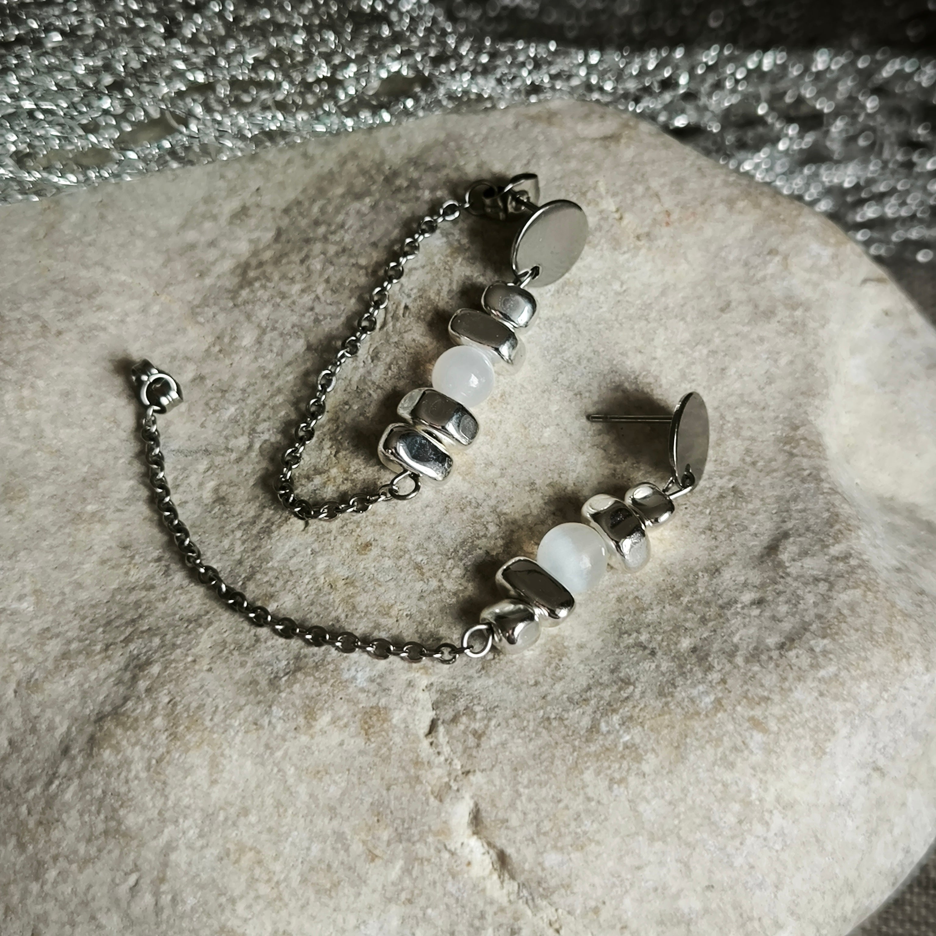 Kolczyki mineralne (Selenit, Hematyt) - Marole