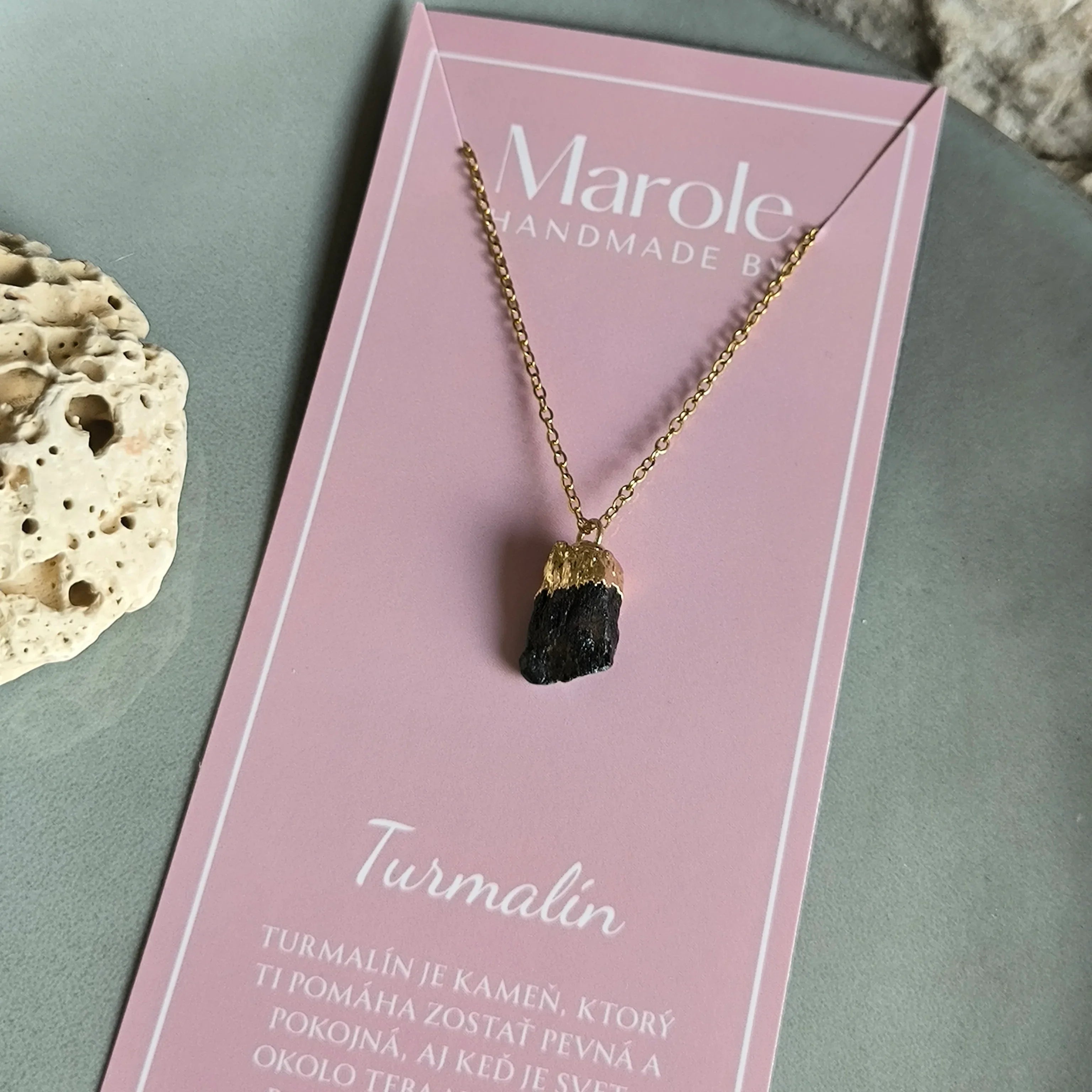Řetízek s přívěskem z přírodního minerálu (Turmalín) - Marole