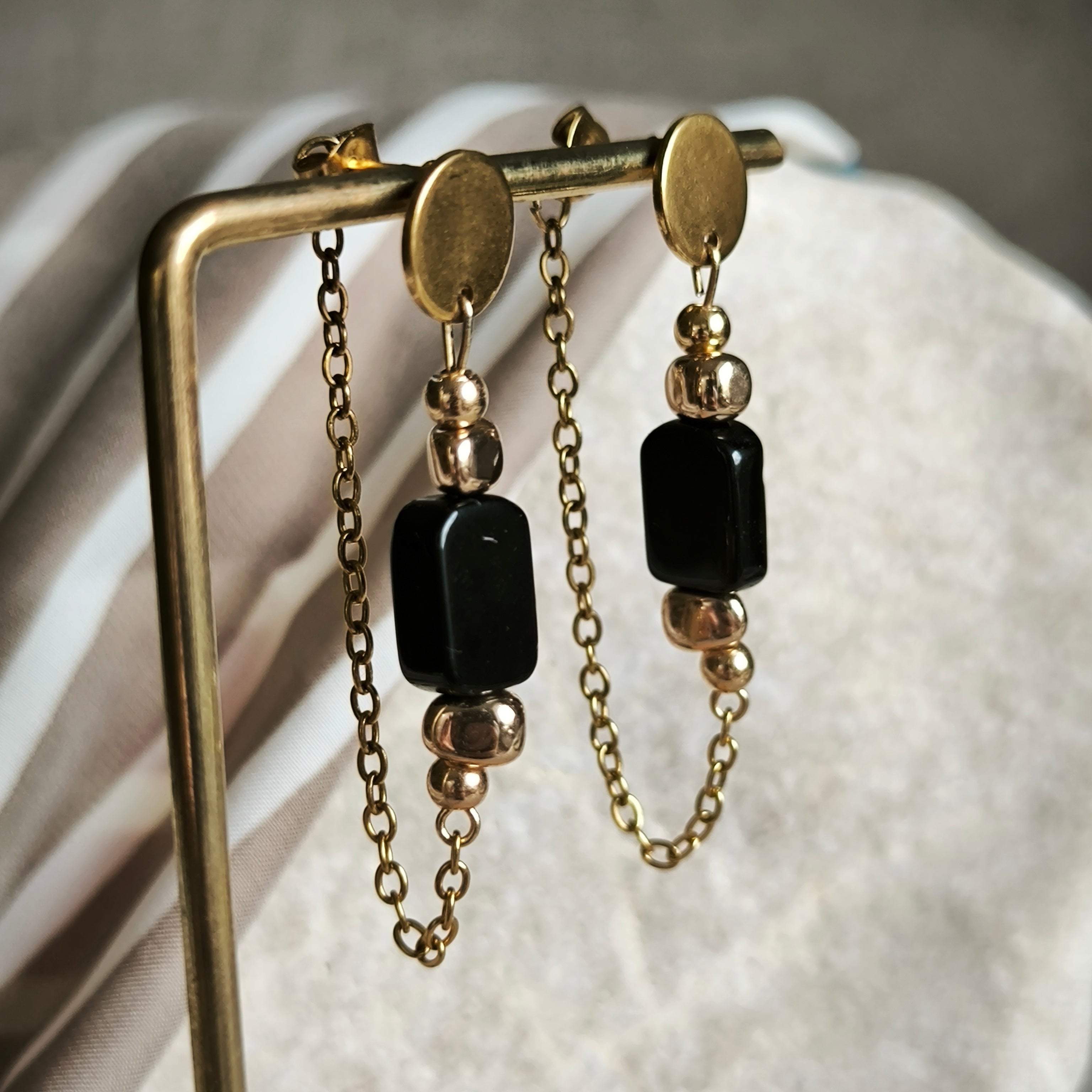 Mineral earrings (Obsidian, Hematite)