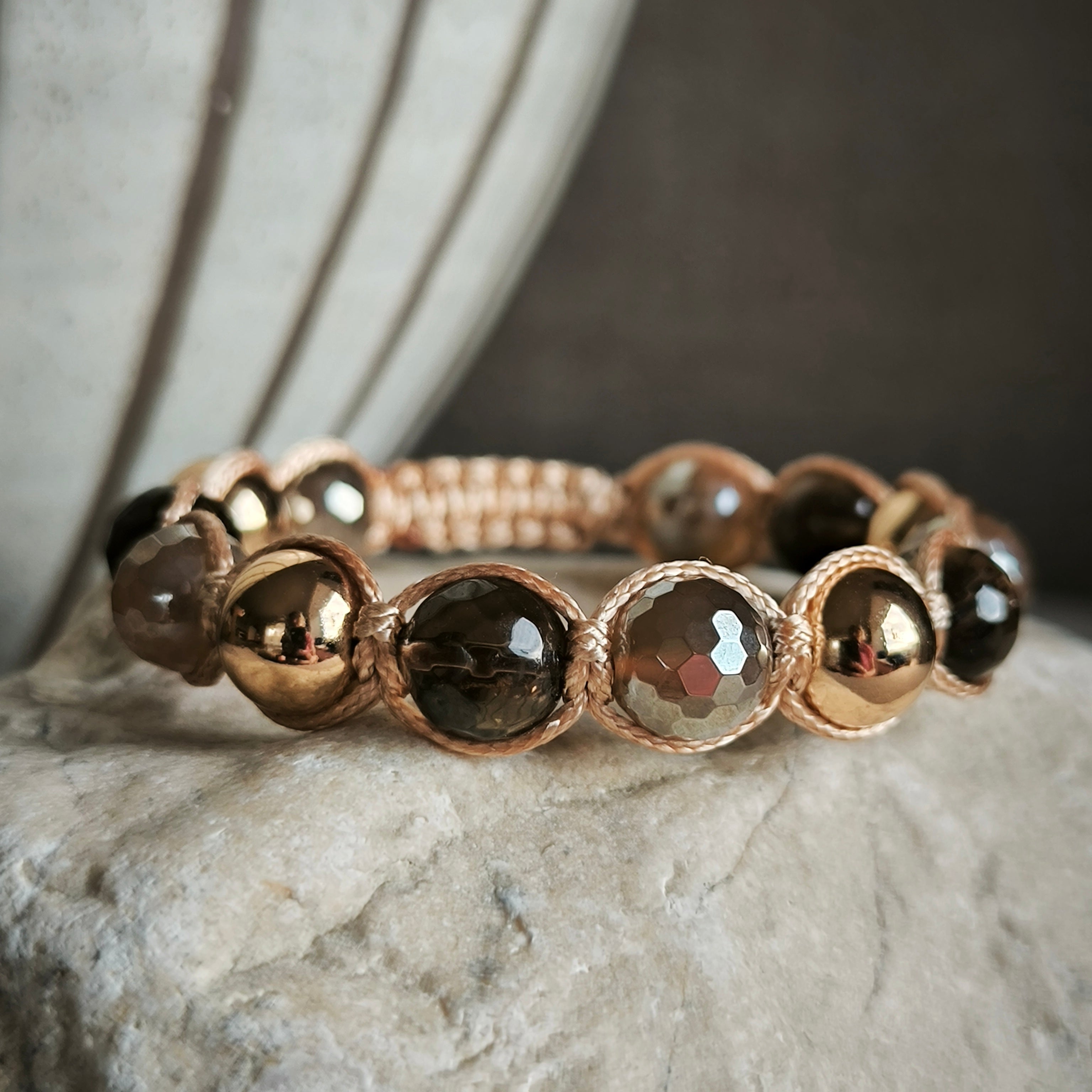 Hazel - Mineral Bracelet (Agate, Hematite, Zahneda)