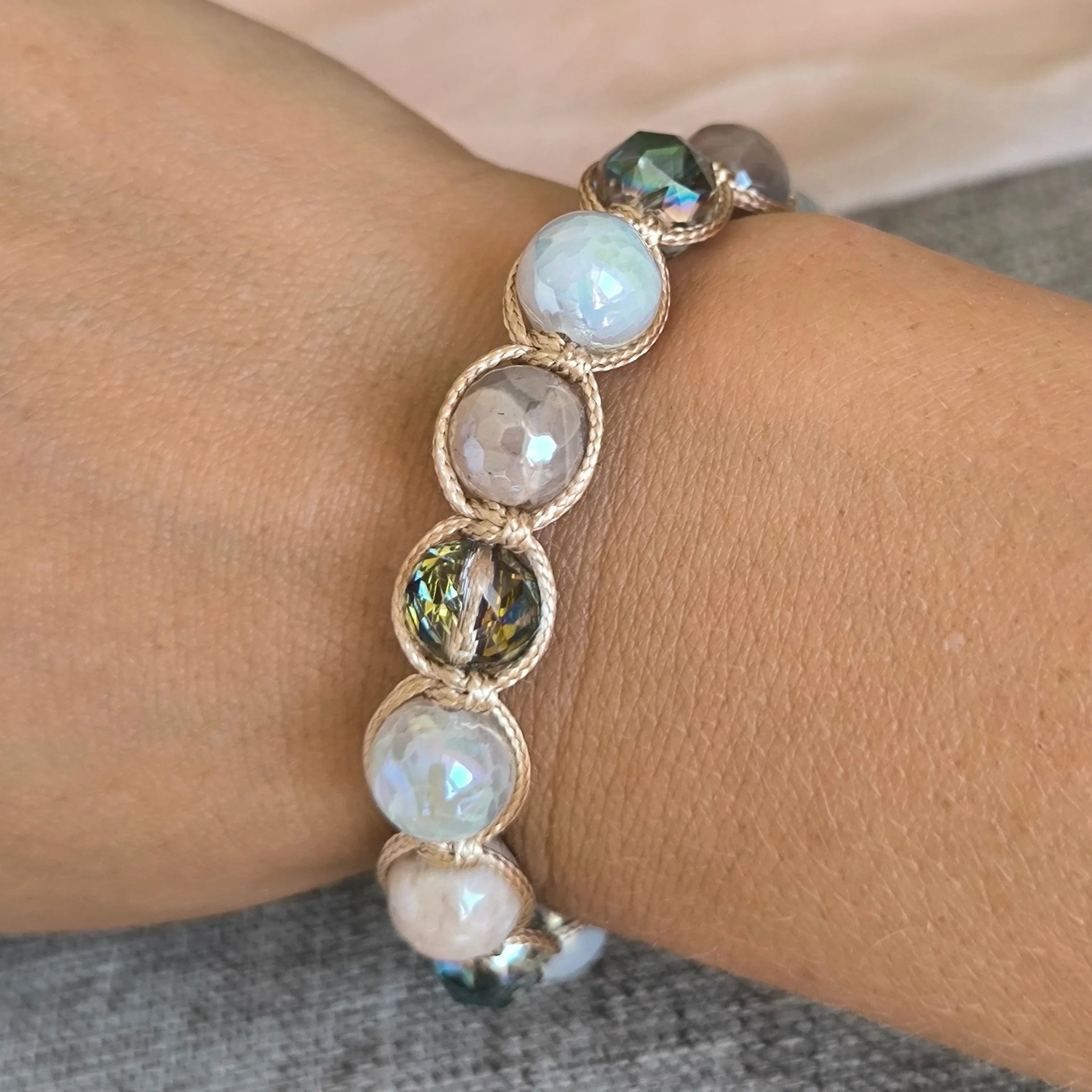 Moonshine – Mineralienarmband (Mondstein, Achat) – Marole