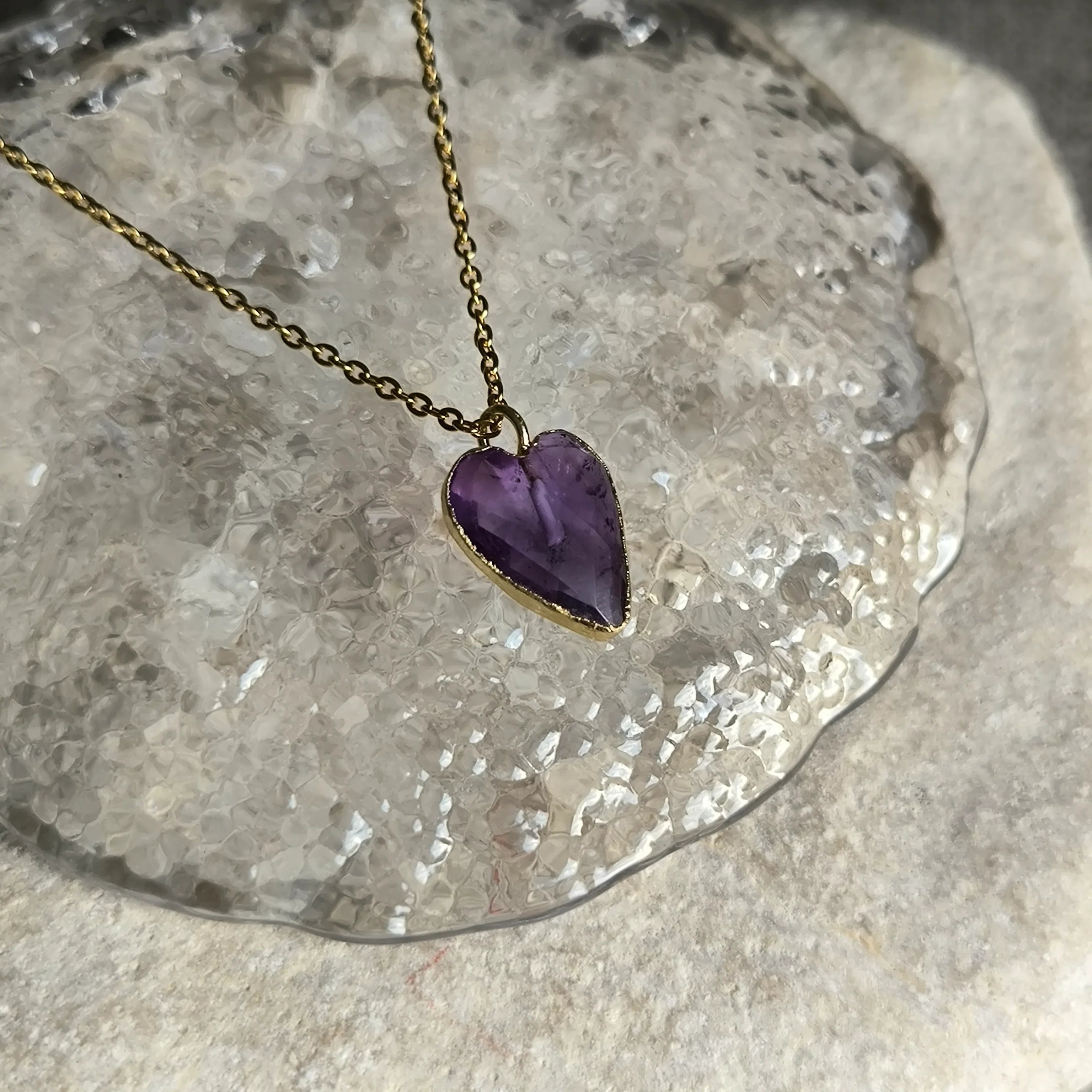 Kette mit Anhänger aus natürlichem Mineral (Amethyst) - Marole
